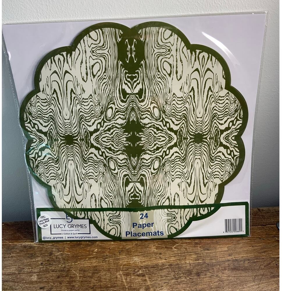 Lucy Grymes Wood Grain x Cotton & Quill Scalloped Paper Placemat